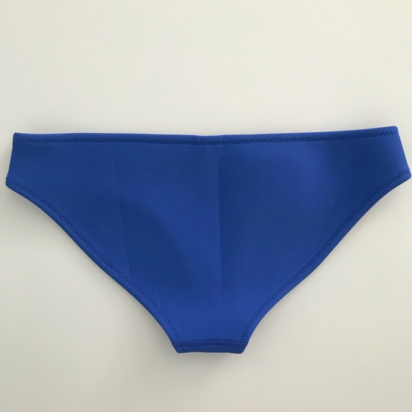 Triangl Bikini - Picture 6 of 8